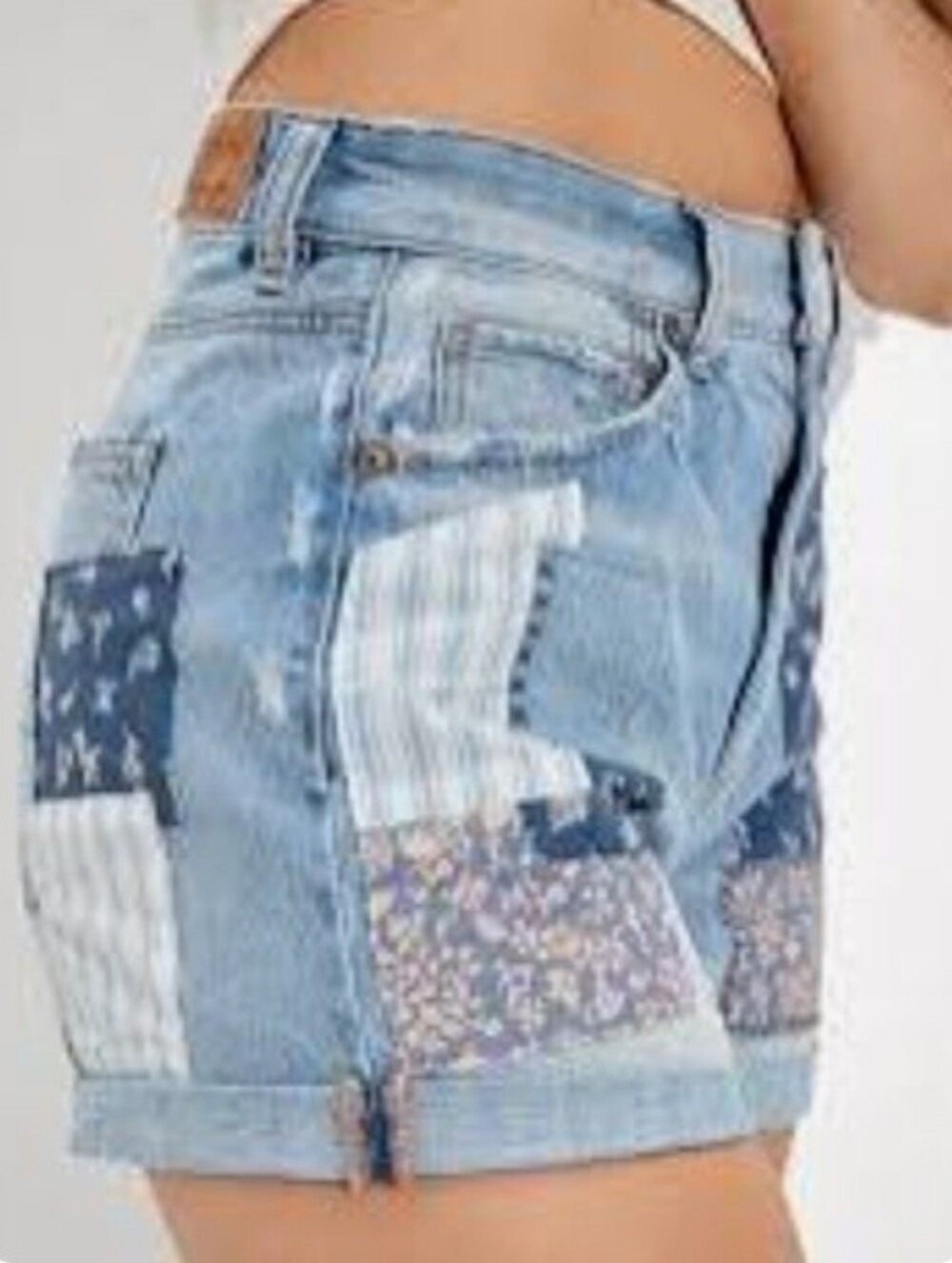 American Eagle Patchwork Denim Mom Shorts - Light Wash